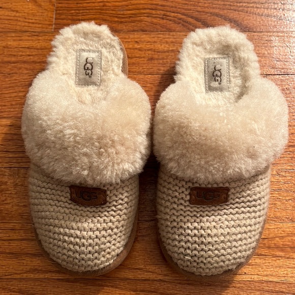 UGG Shoes - Ugg - women’s cozy knit slipper - size 7